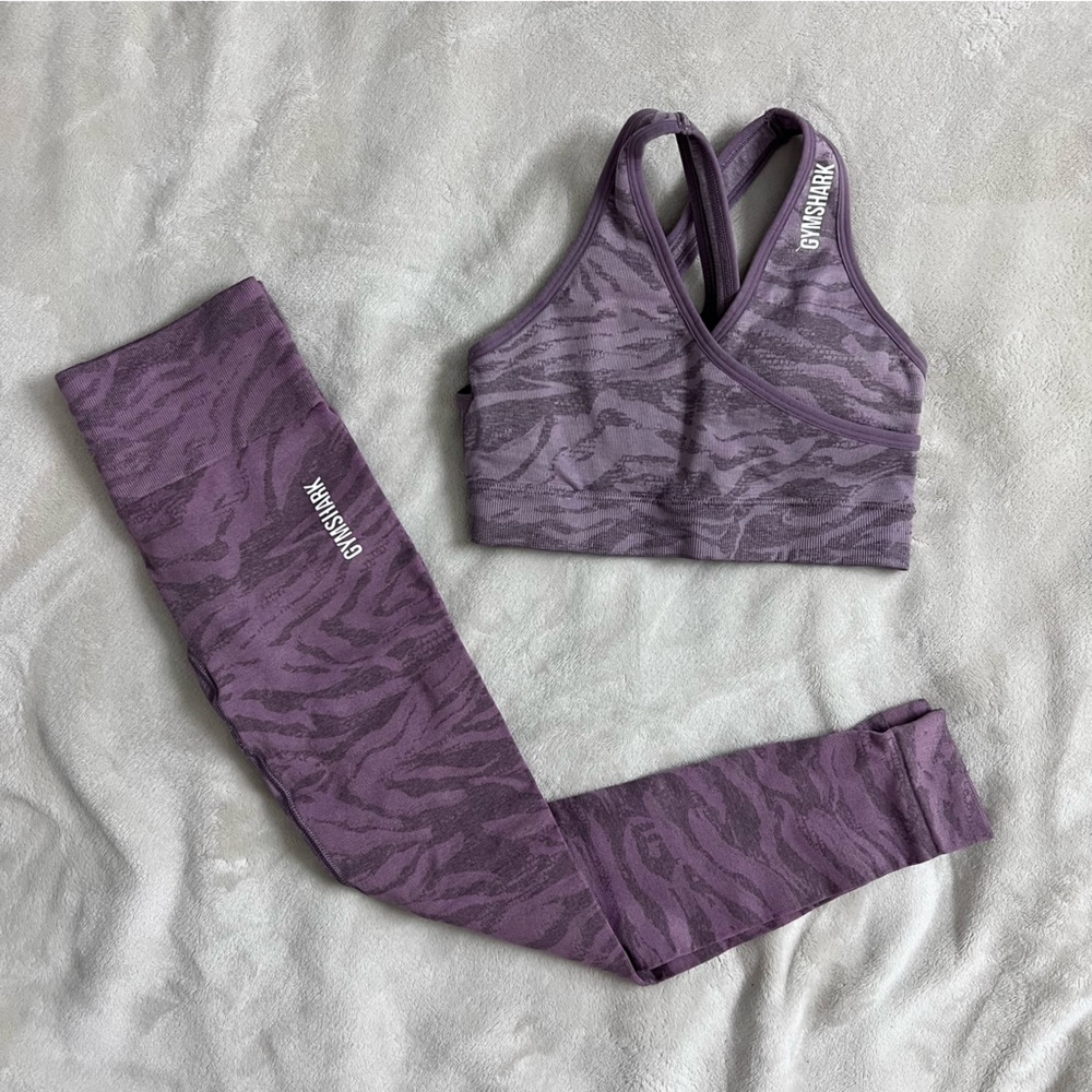 GYMSHARK Adapt Animal Seamless Sports Bra and Leggings – Purple